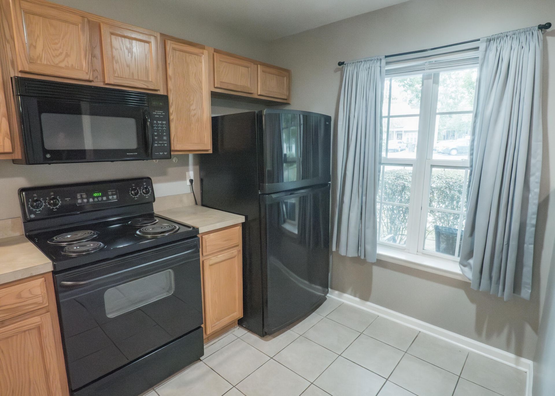 7919 Shadow Oak Drive Photo 5