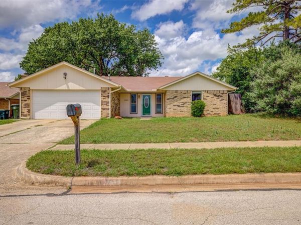 2009 Oakcreek Drive, Norman, OK 73071