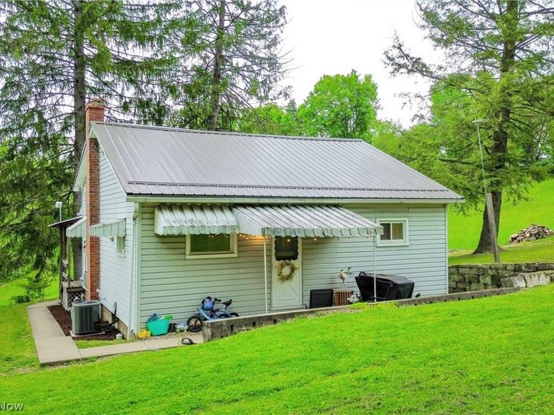 136 E Wheeling Street, Cadiz, OH 43907 Photo 1