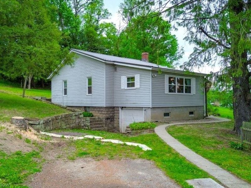 136 E Wheeling Street, Cadiz, OH 43907 Photo 4