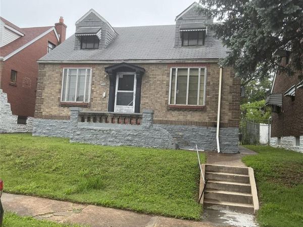 4555 Dryden Avenue , St Louis, MO 63115