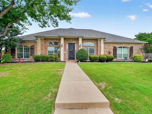 800 Wren Court, Forney, TX 75126