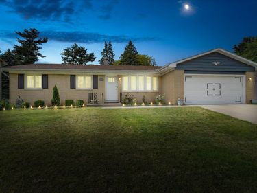 2643 Summit Ridge Drive, South Bend, IN 46628
