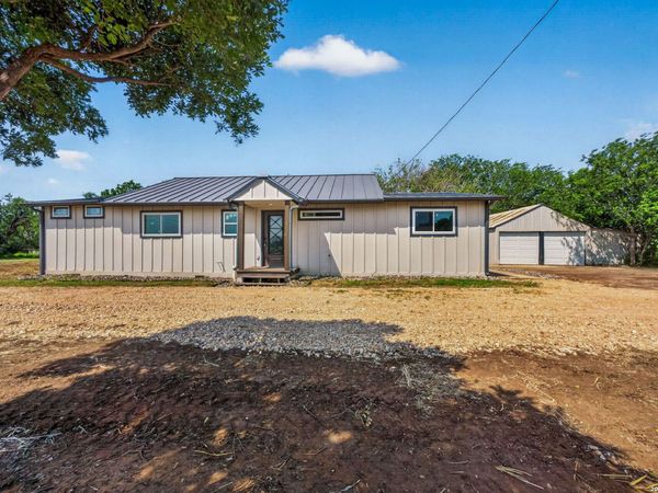 502 Waltom Ave, Jourdanton, TX 78026