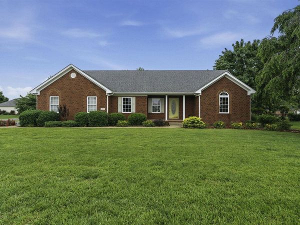 681 Masters Way , Bowling Green, KY 42104