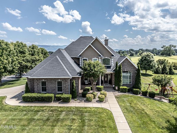 201 West Hawthorne Court, Greeneville, TN 37745