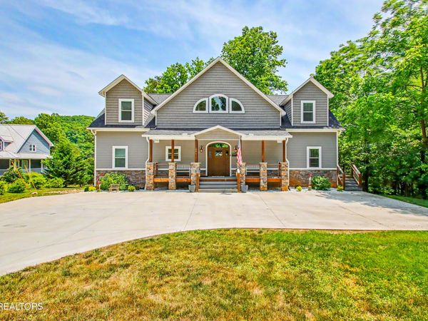 597 E Norris Point Rd, LaFollette, TN 37766
