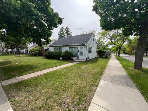 5279 N 44th St, Milwaukee, WI 53218