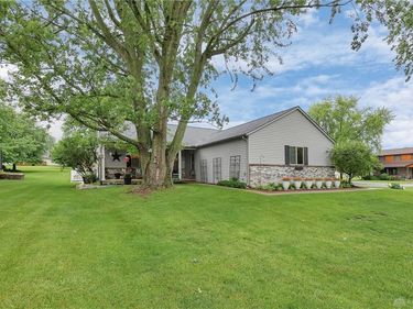 2185 Sequoya Trail, London, OH 43140