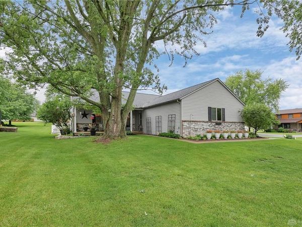 2185 Sequoya Trail, London, OH 43140