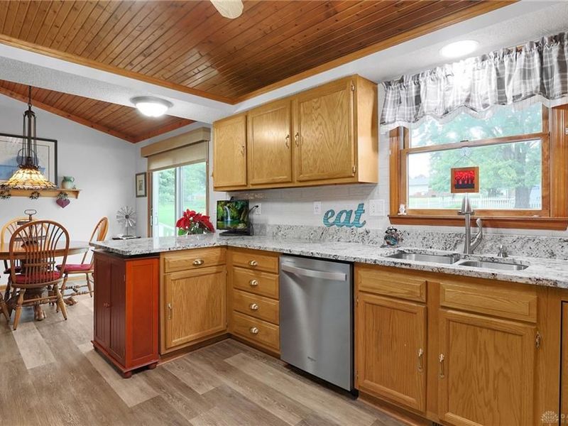 2185 Sequoya Trail, London, OH 43140 Photo 7