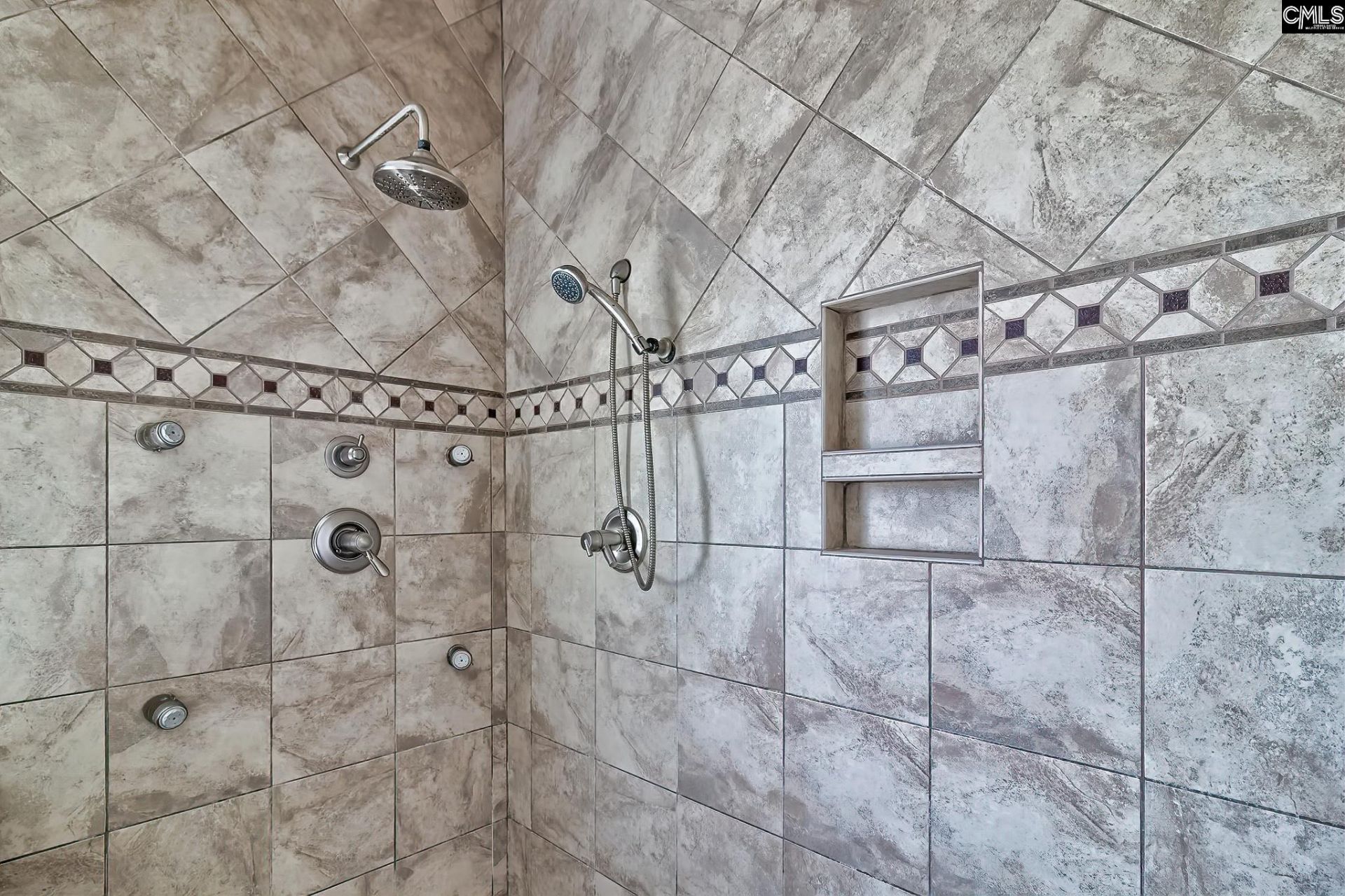 231 Laurent Way  Photo 22