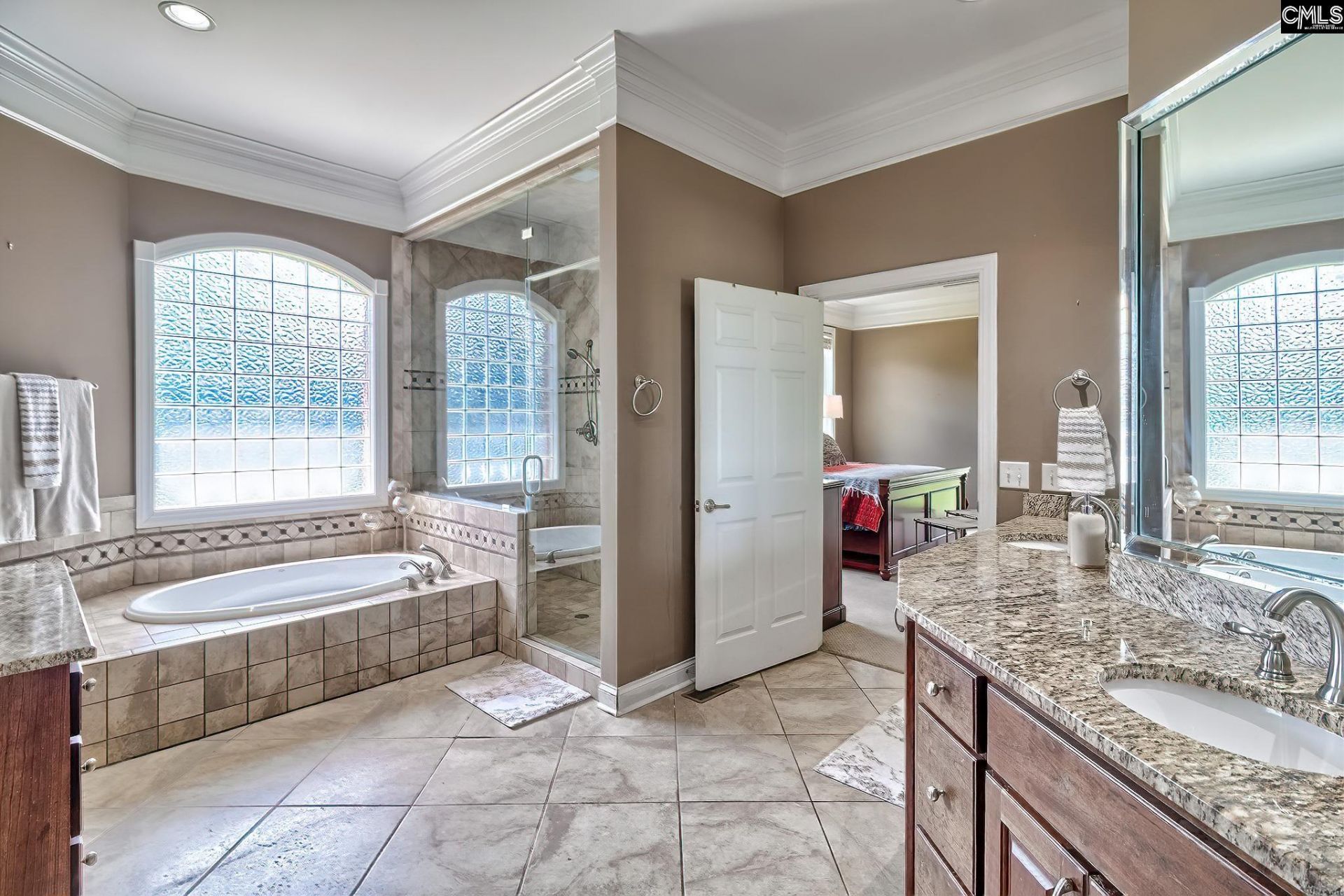 231 Laurent Way Photo 22