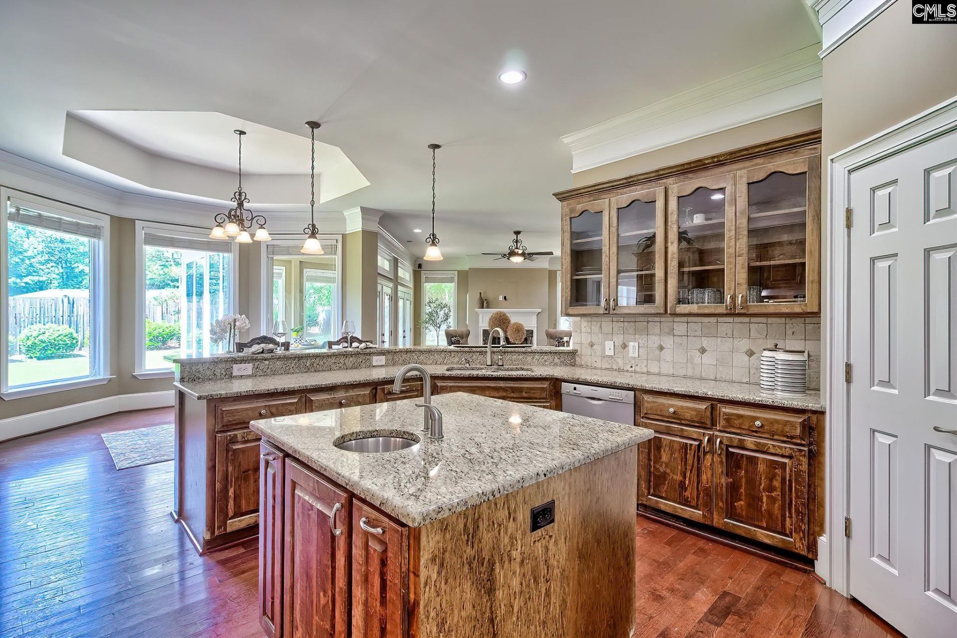 231 Laurent Way Photo 6