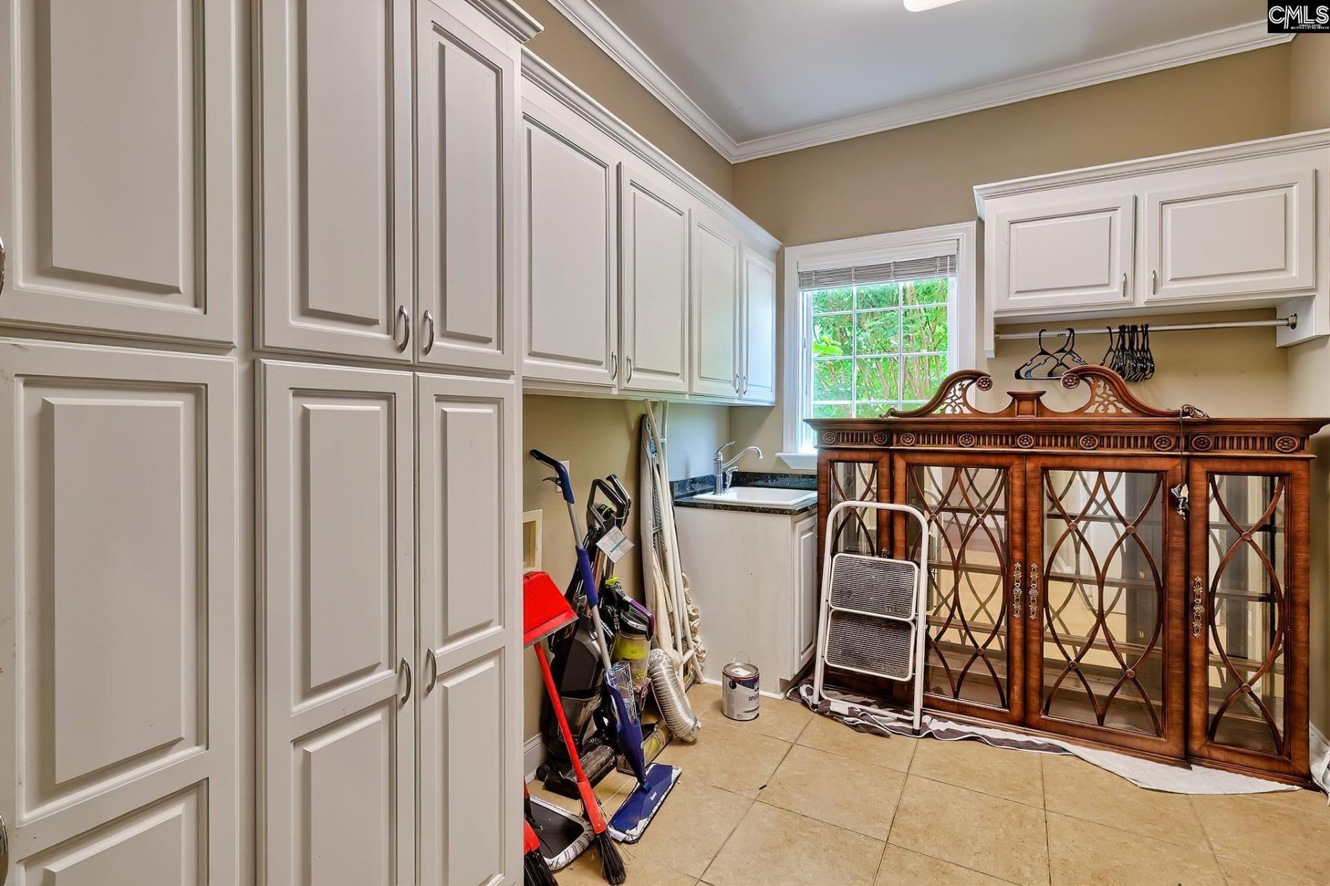 231 Laurent Way  Photo 48