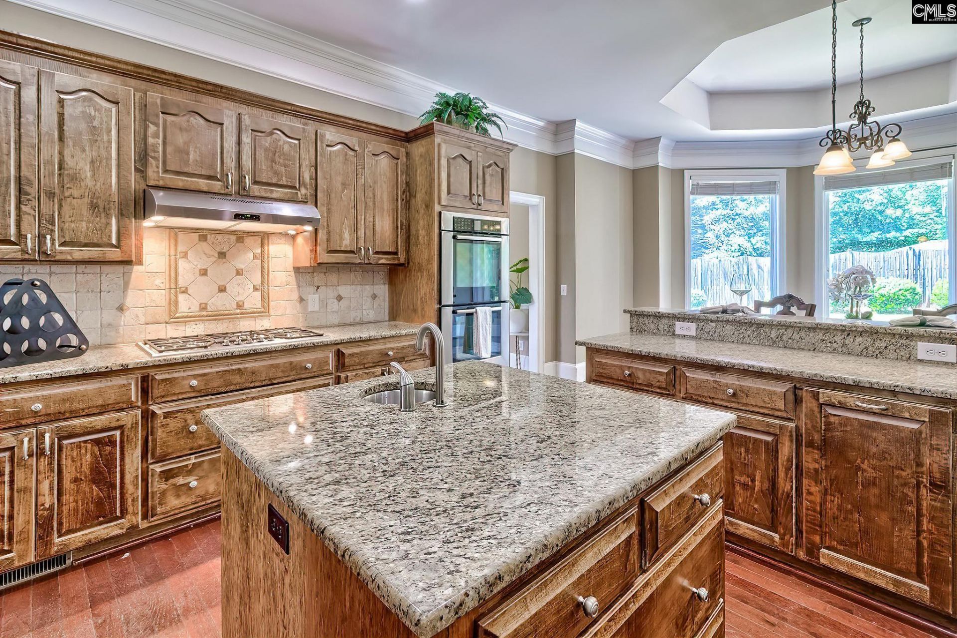 231 Laurent Way Photo 7