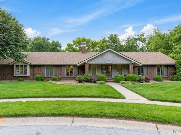 3736 Runnymede Drive , St Charles, MO 63301