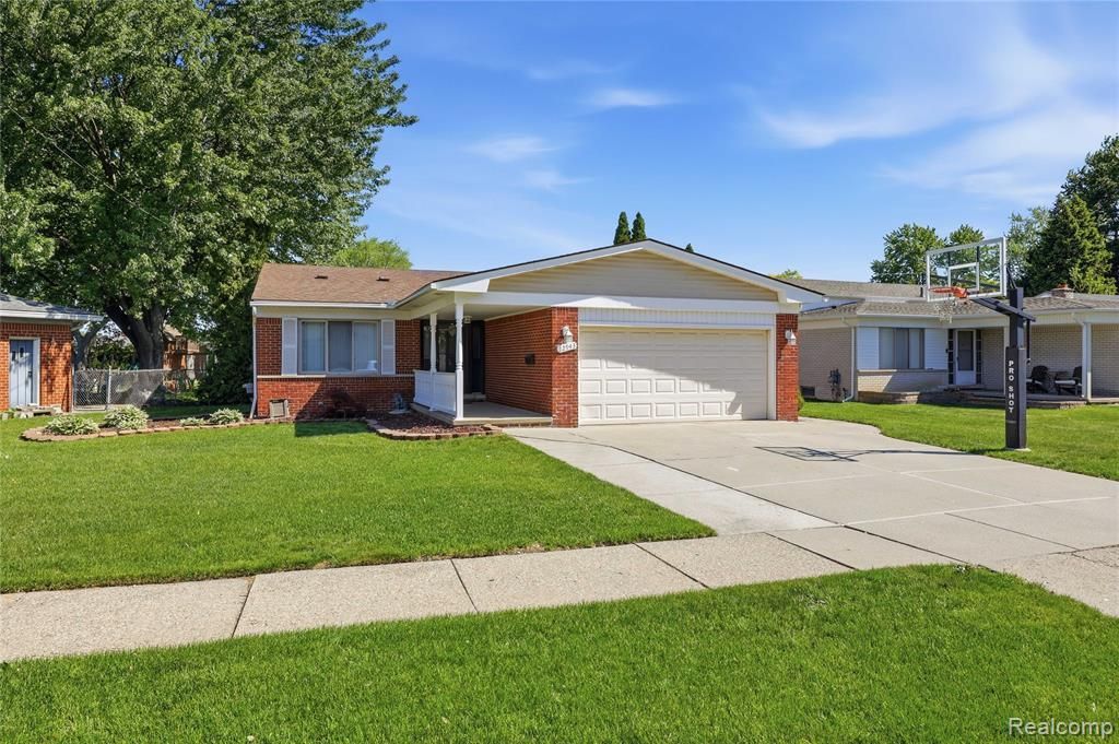 12943 Brixham Drive, Warren, MI 48088 Main Photo