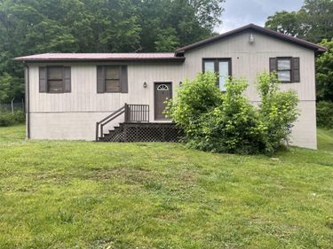 504 A J Gray Cemetery Road, Flat Lick, KY 40935