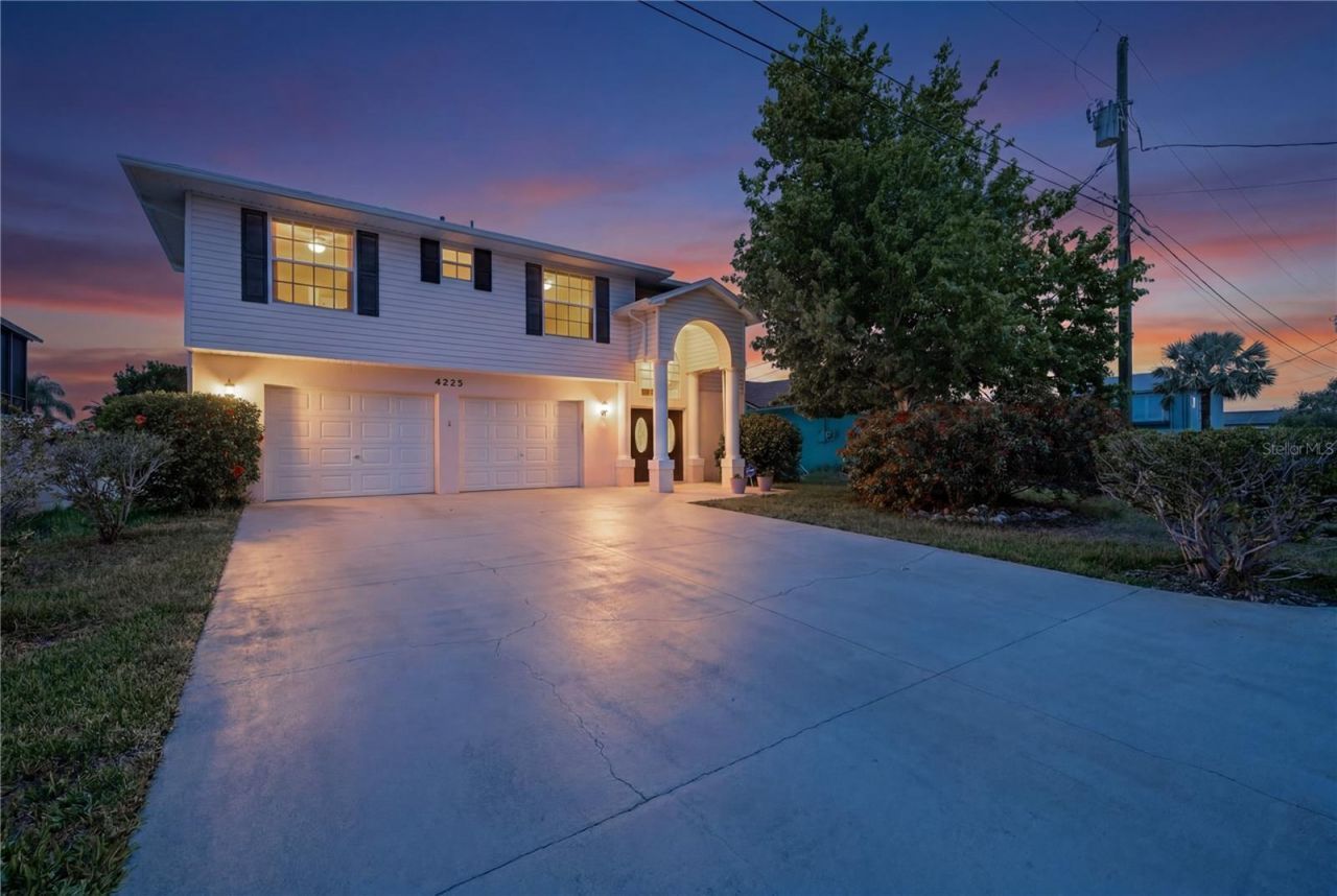 4225 Carlos Court, Hernando Beach, FL 34607 Photo