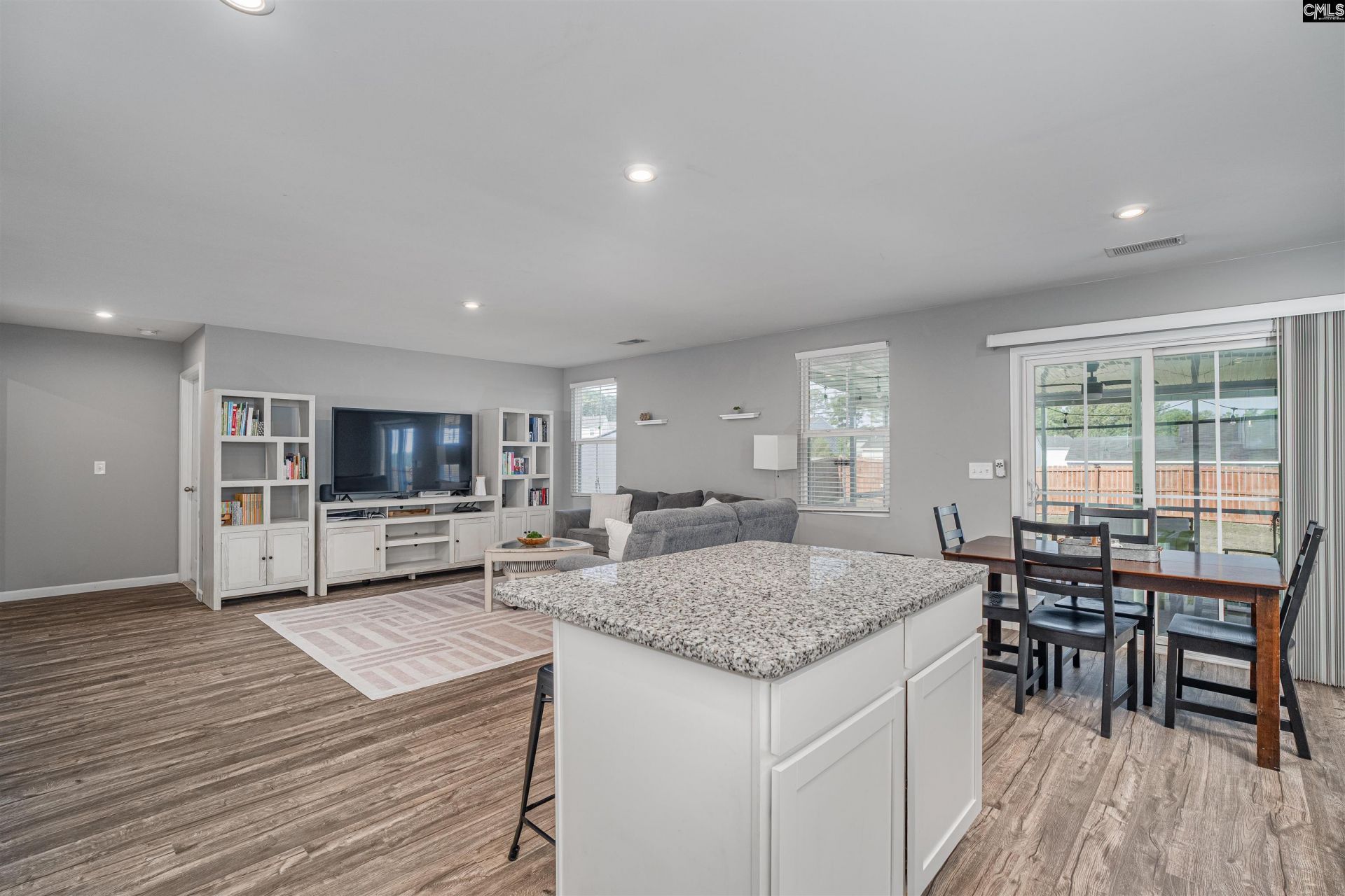 922 Sequoia Drive  Photo 11