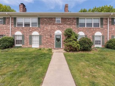 6920 Carriage Hill Drive, Unit 103, Brecksville, OH 44141
