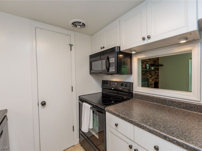6920 Carriage Hill Drive, Unit 103, Brecksville, OH 44141 Photo 15