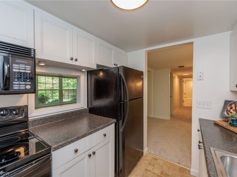 6920 Carriage Hill Drive, Unit 103, Brecksville, OH 44141 Photo 16