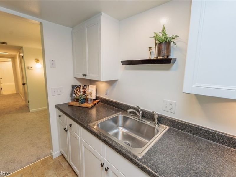 6920 Carriage Hill Drive, Unit 103, Brecksville, OH 44141 Photo 18