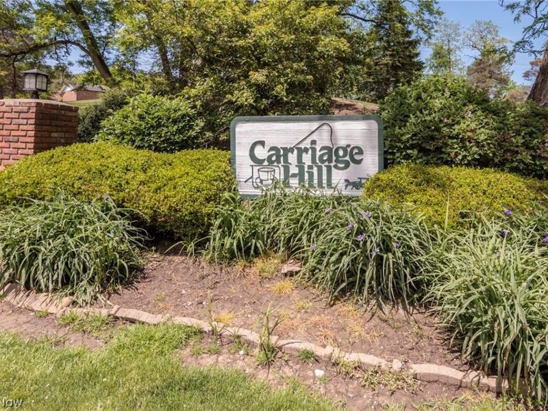 6920 Carriage Hill Drive, Unit 103, Brecksville, OH 44141 Photo 2