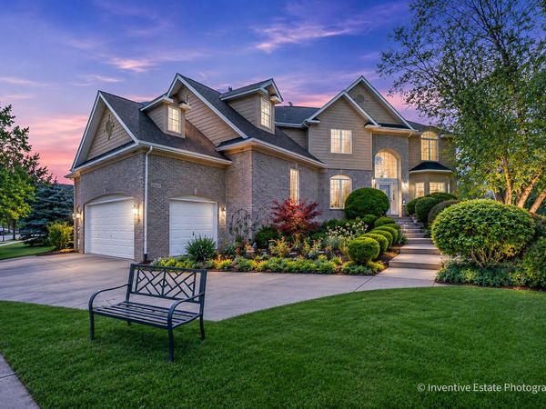 2341 Courtland Court , Aurora, IL 60502