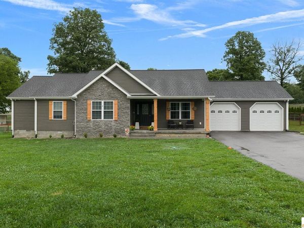 345 Anne Claire Lane , Cave City, KY 42127