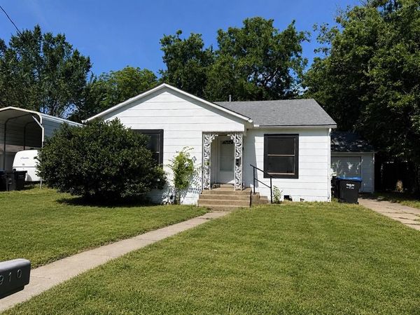 3910 Johnson Street, Greenville, TX 75401