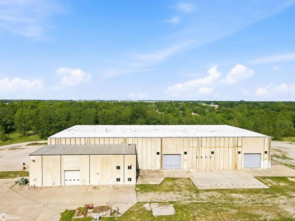 215 N Gear Avenue, West Burlington, IA 52655