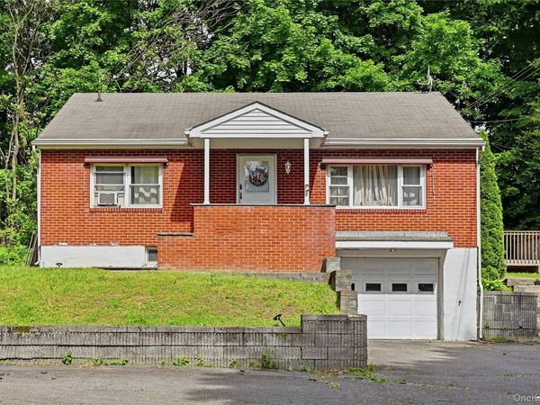 6 Riverview Avenue , New Windsor, NY 12553
