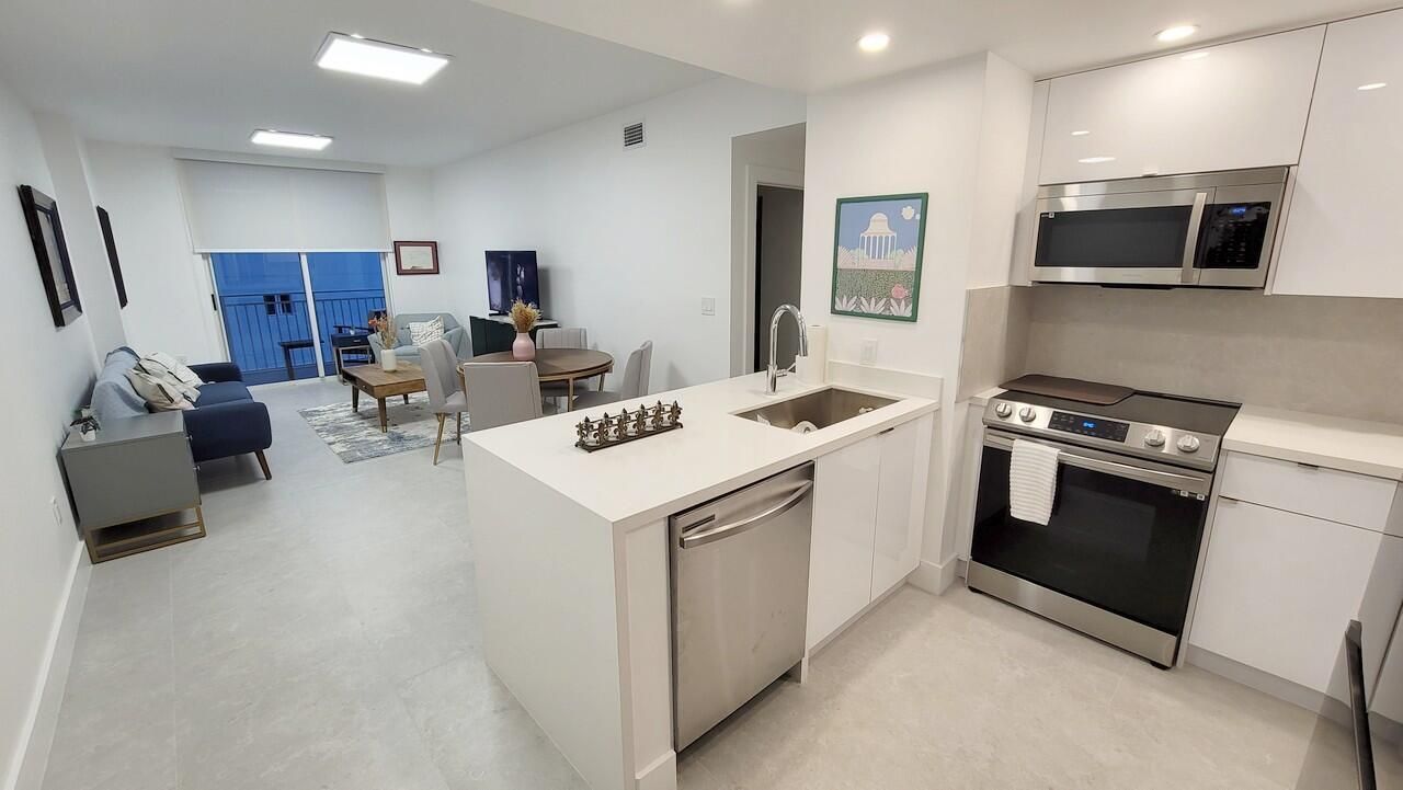 185 SE 14th Terrace, Unit 2402, Miami, FL 33131 Photo