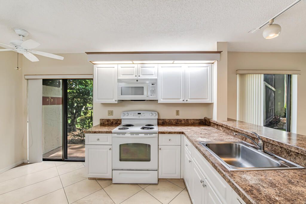 10851 Palm Lake Avenue, Unit 101, Boynton Beach, FL 33437 Photo