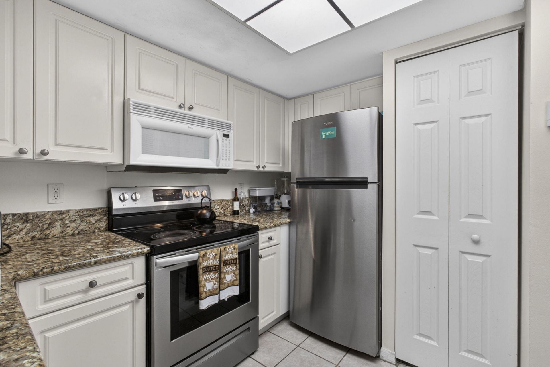 800 S Crestwood Ct Court S, Unit 809, Royal Palm Beach, FL 33411 Photo