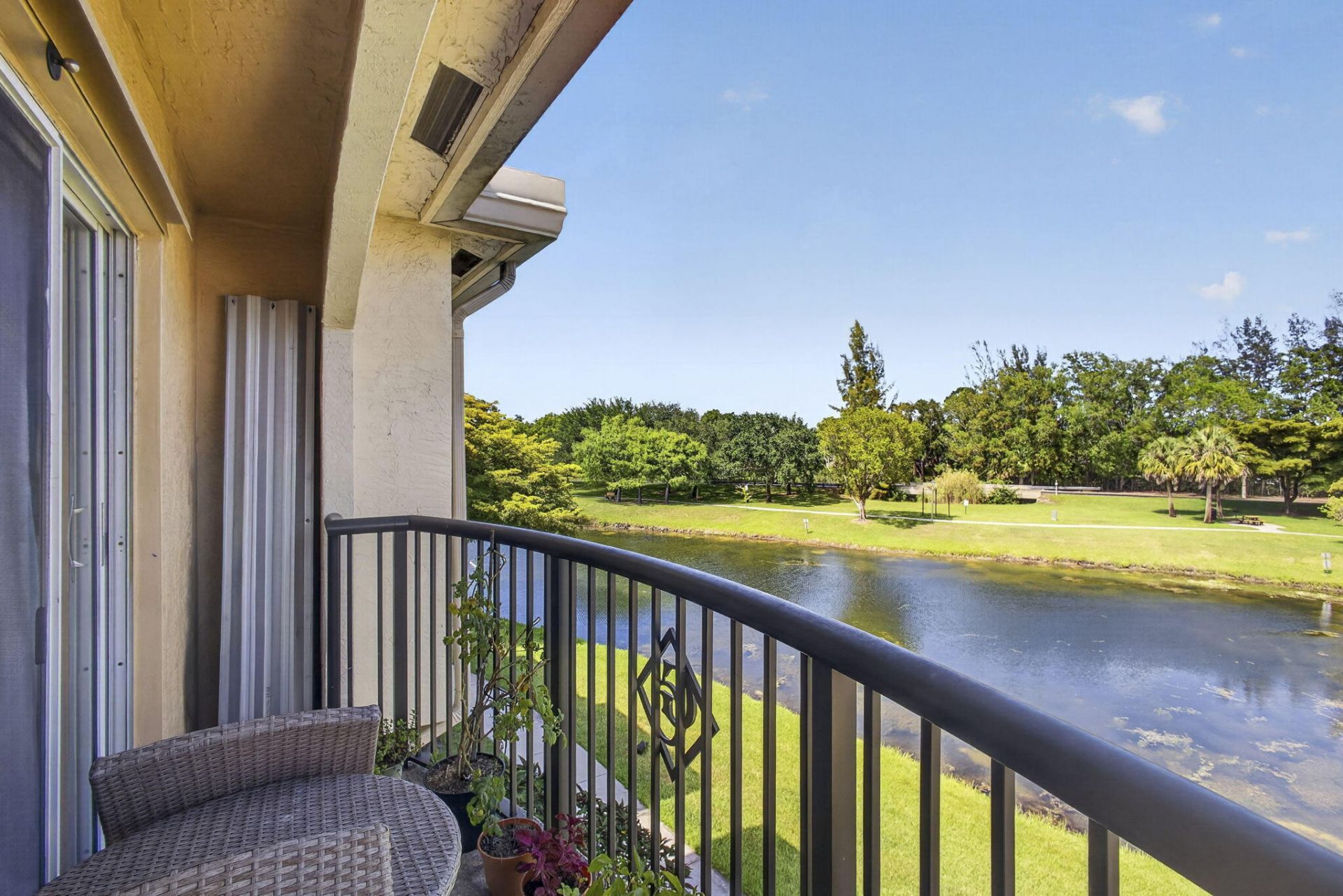 800 S Crestwood Ct Court S, Unit 809, Royal Palm Beach, FL 33411 Photo