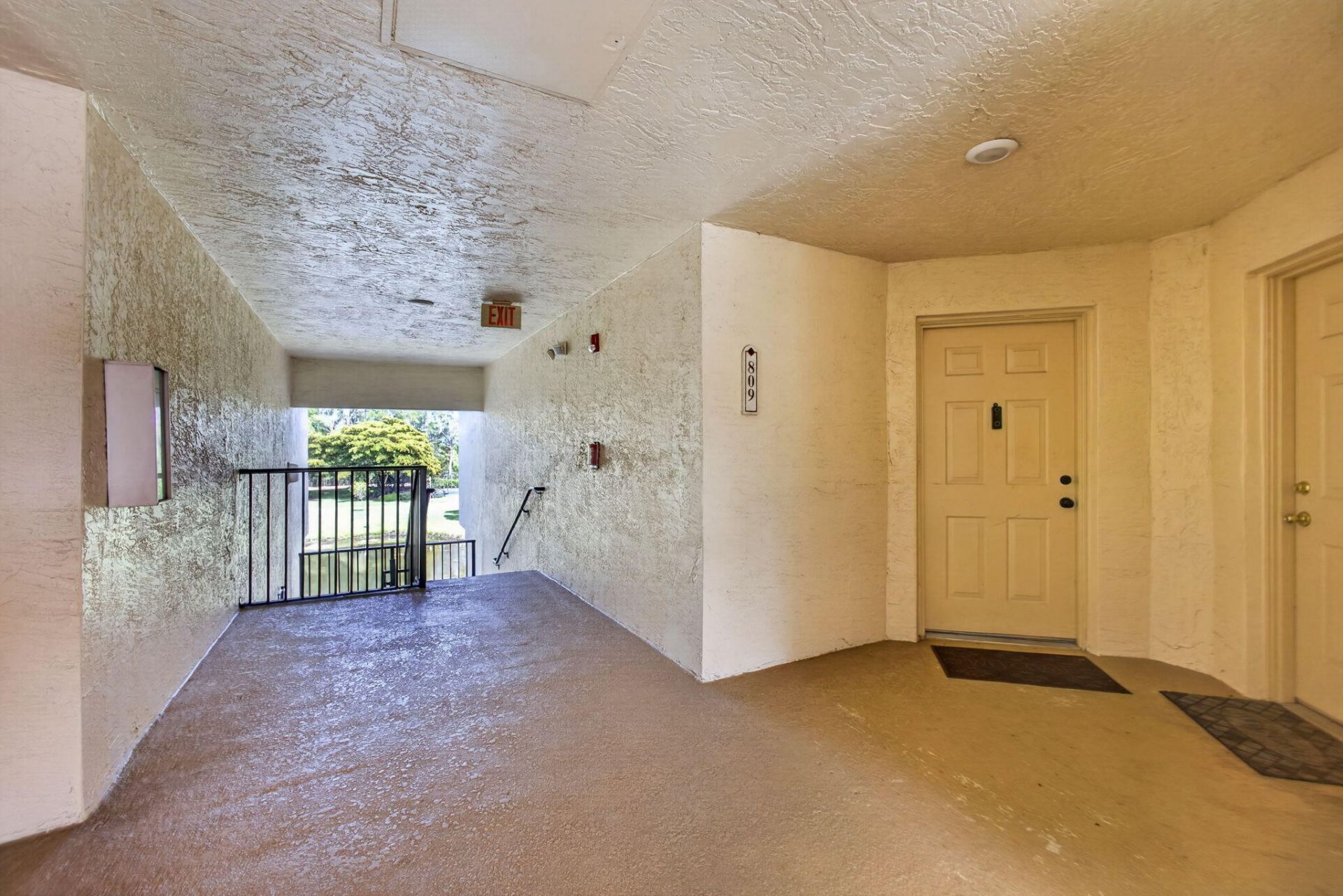 800 S Crestwood Ct Court S, Unit 809, Royal Palm Beach, FL 33411 Photo