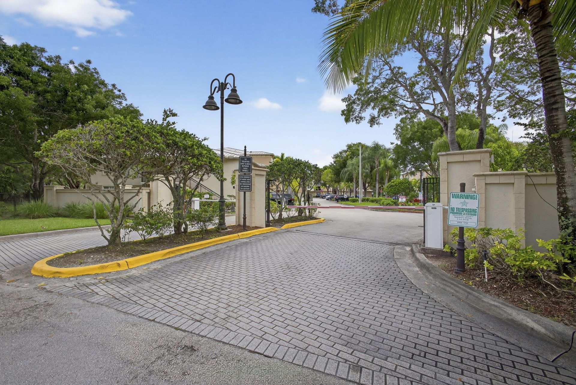 800 S Crestwood Ct Court S, Unit 809, Royal Palm Beach, FL 33411 Photo