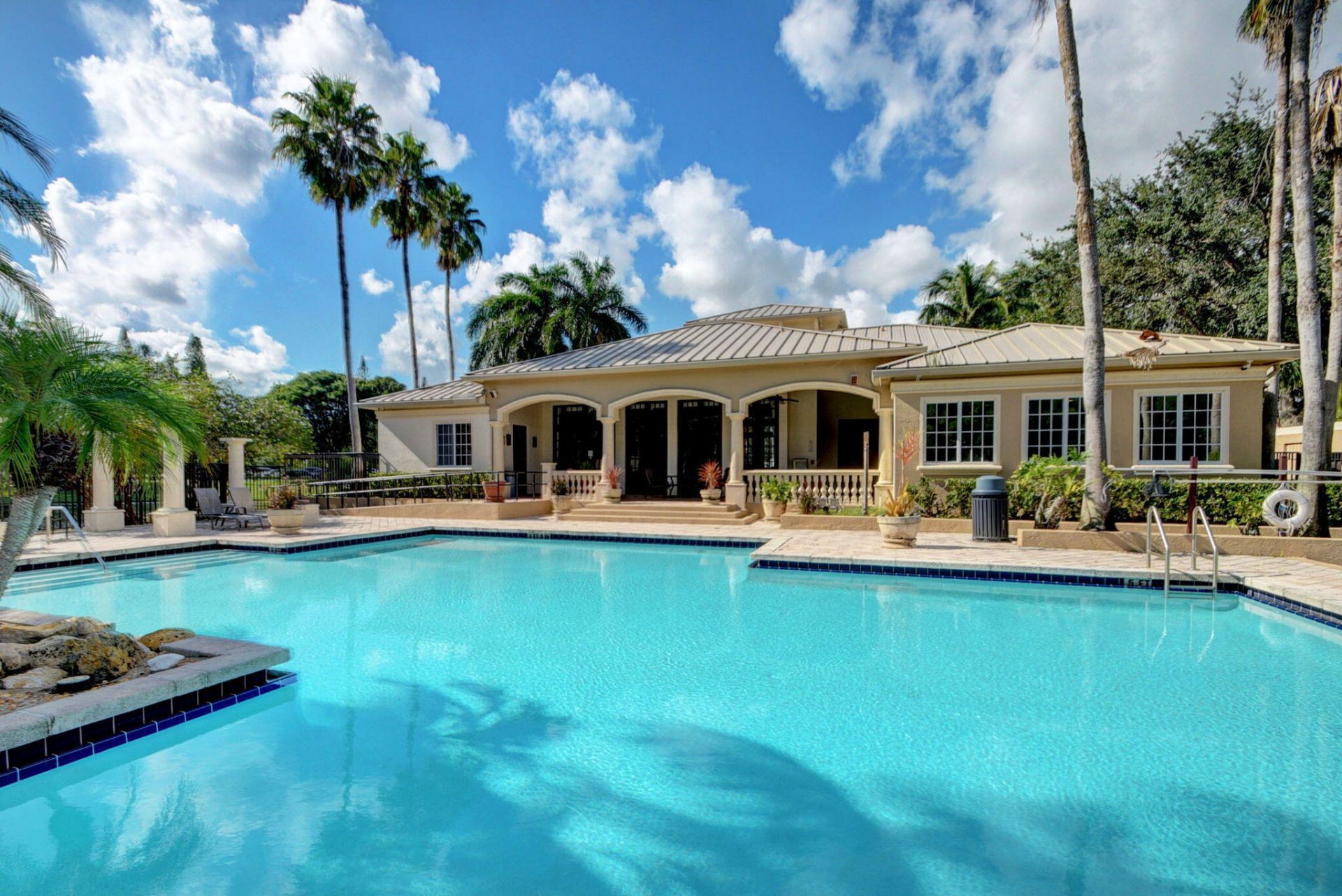800 S Crestwood Ct Court S, Unit 809, Royal Palm Beach, FL 33411 Photo