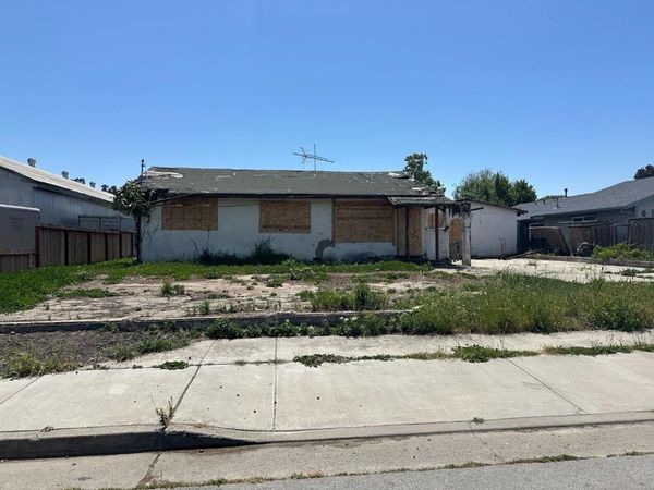 699 4th Street , San Juan Bautista, CA 95045
