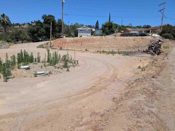 9950-9952 Bon Vue Drive, El Cajon, CA 92021