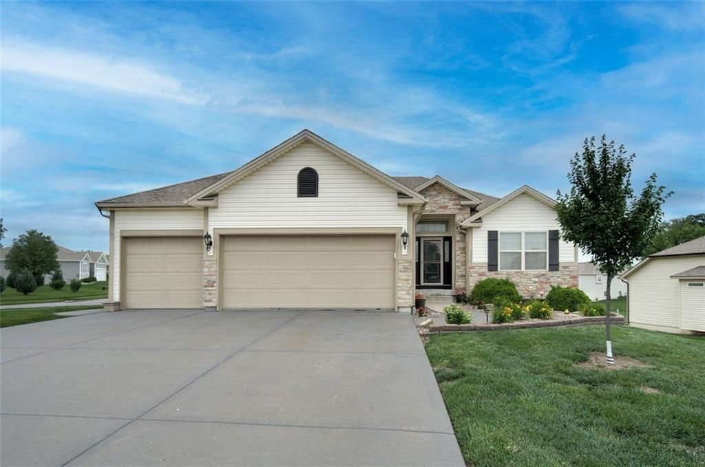 13305 N Copper Ridge Drive, Platte City, MO 64079 Main Photo