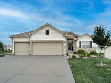 13305 N Copper Ridge Drive, Platte City, MO 64079