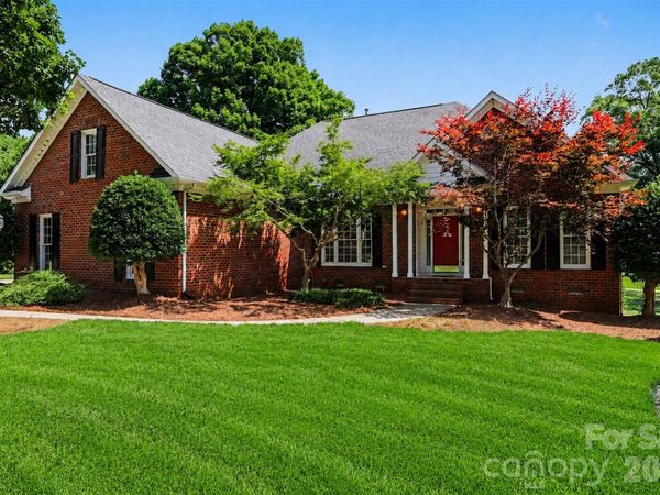 4726 Shannamara Drive, Matthews, NC 28104