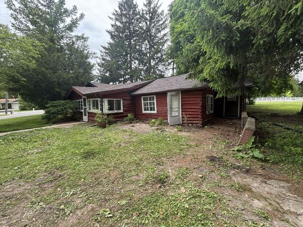 803 E Lisbon Rd, Oconomowoc, WI 53066