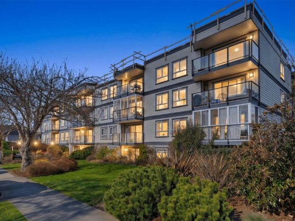 1024 Fairfield Rd, Unit #204, Victoria, BC V8V 3A5