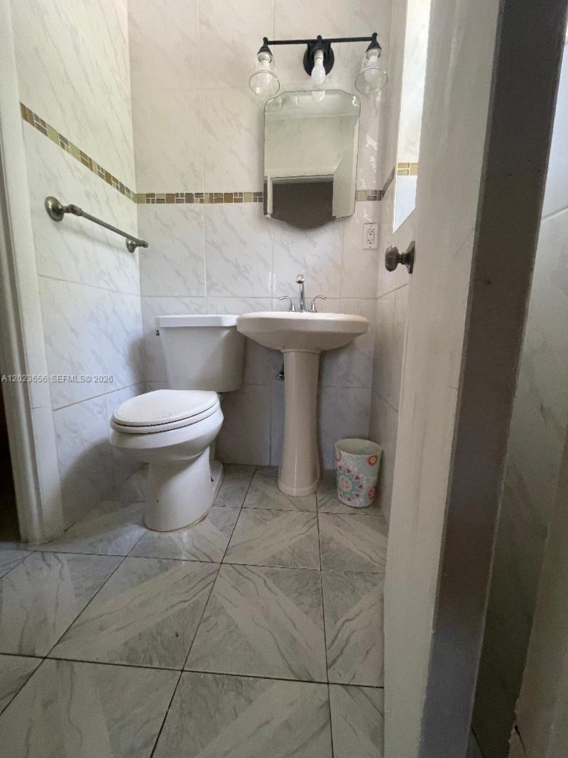1225 NW 189th Ter , Miami Gardens, FL 33169 Photo